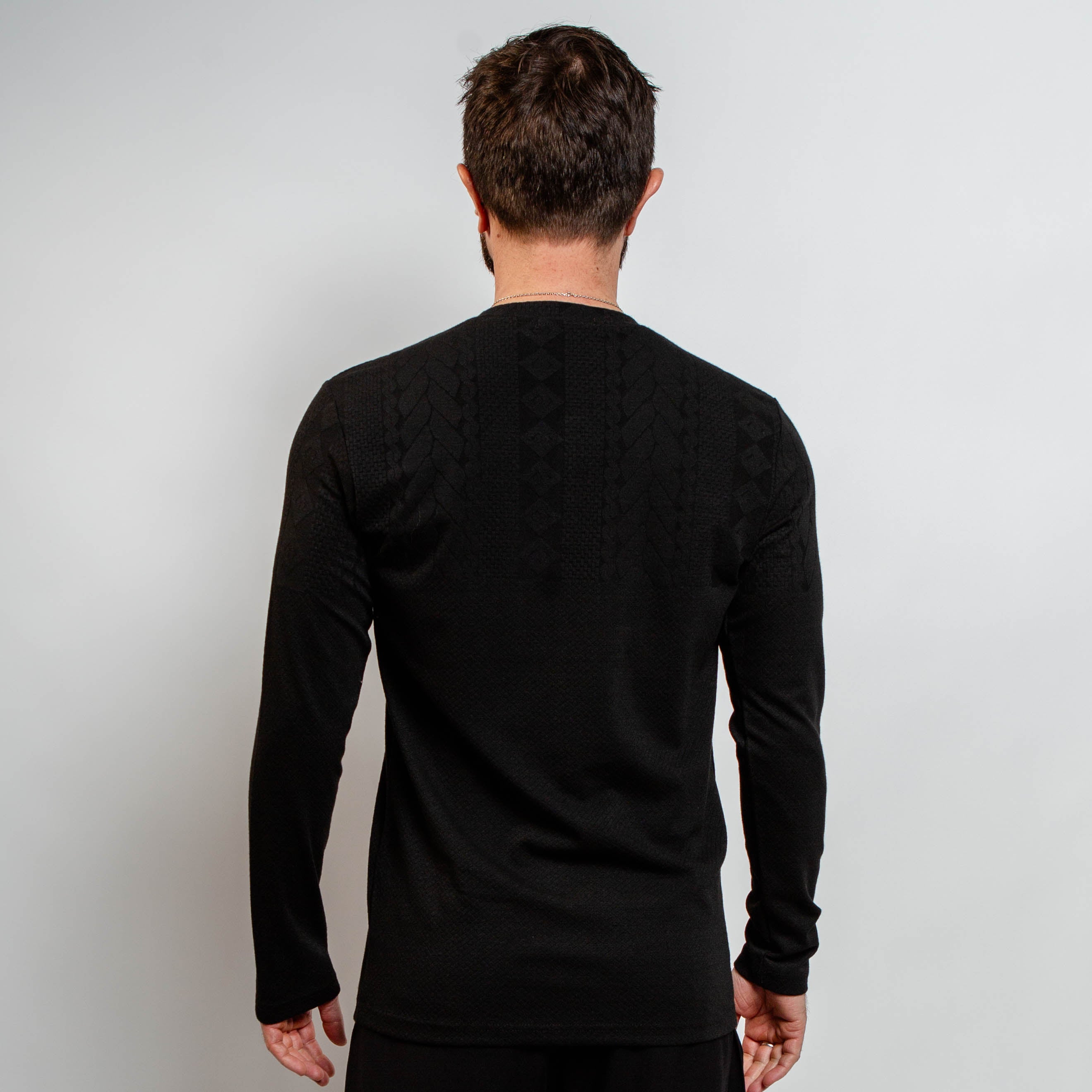 Minimal jacquard black shirt