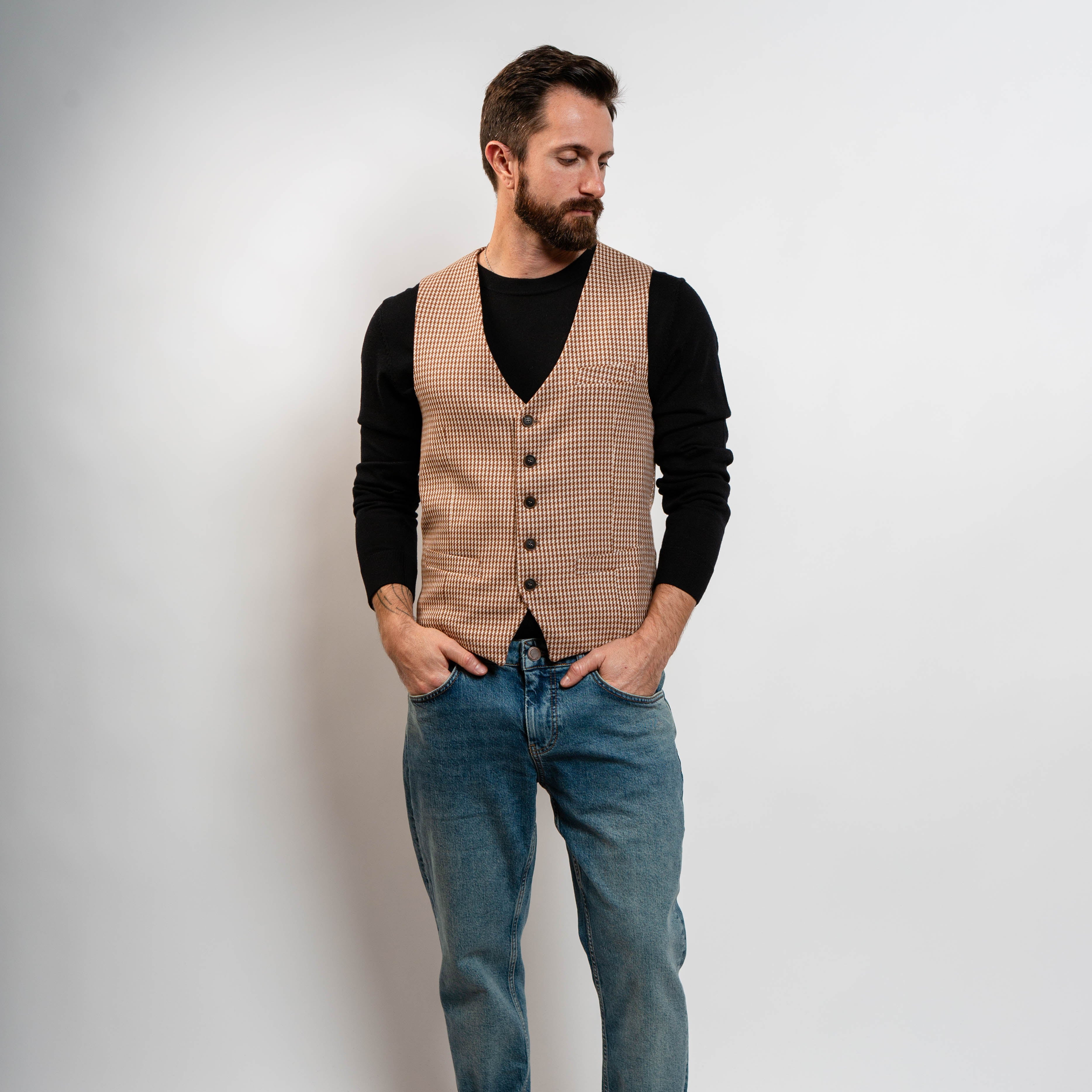 Slim fit vest with houndstooth pattern