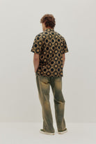 mens linen short sleeve shirt relaxed fit outfit