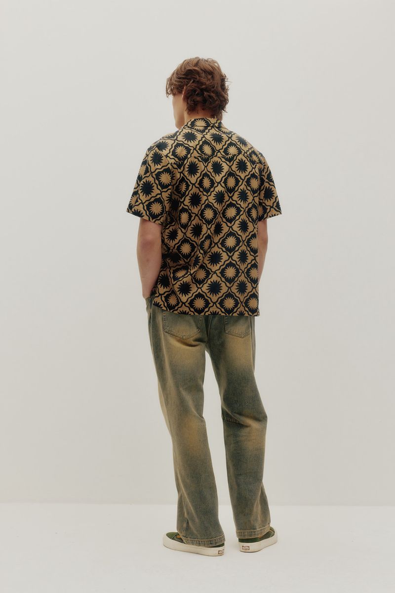 mens linen short sleeve shirt relaxed fit outfit