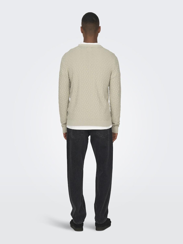 Elevate Cozy Comfort: Men's Sweaters & Cardigans at Bia Boro