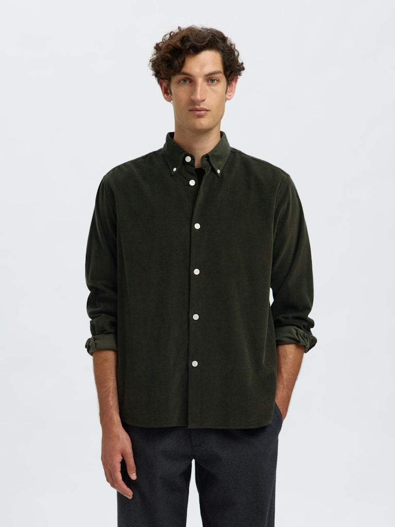Selected Homme dark green corduroy overshirt for men, featuring button-down collar, long sleeves, and classic front button closure