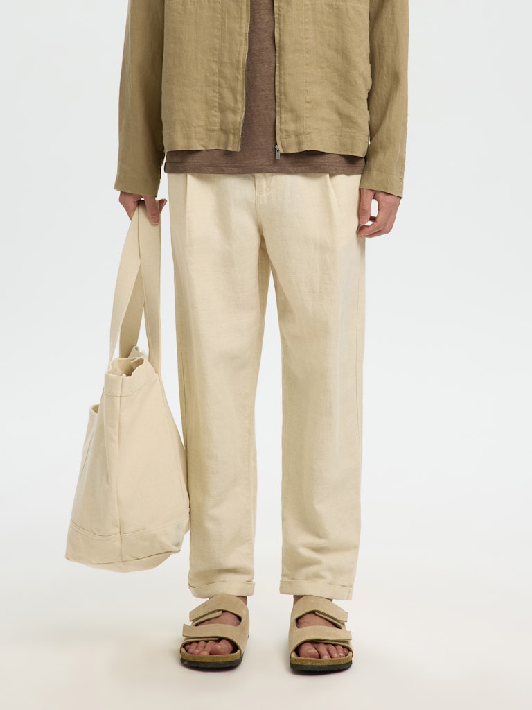 neutral linen pants summer outfit with sandals
