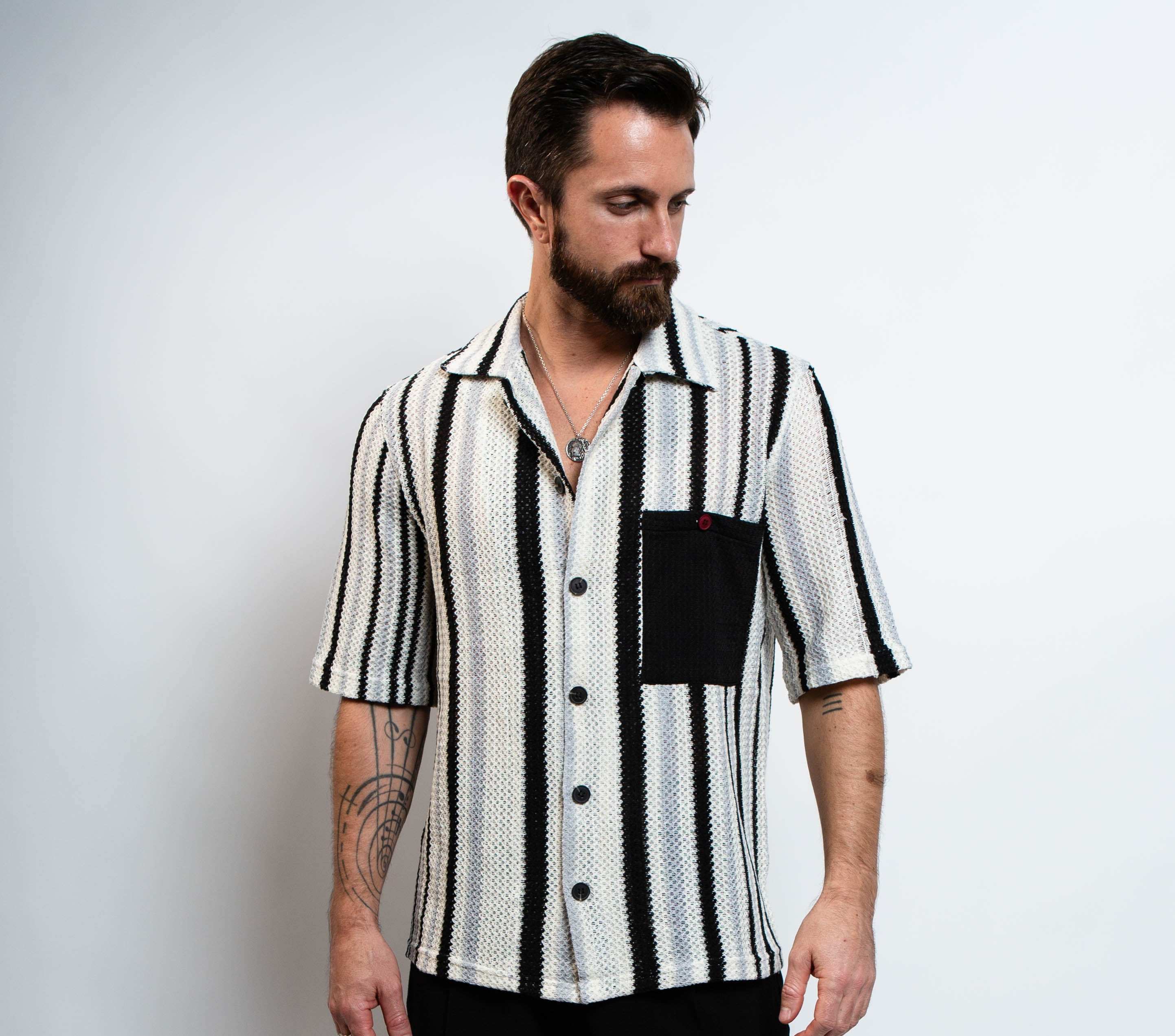 onochrome knit button shirt